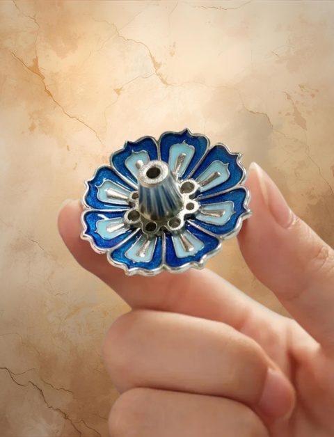 Metalowa podstawka pod kadzidło w kolorze czerwonym