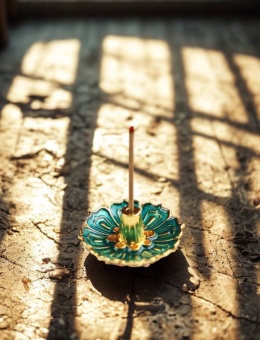 Metalowa podstawka pod kadzidło w kolorze zielonym