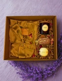 Satin & Soul Premium Box – świeca, szlafrok, mydło Lotosu i kula do kąpieli w rytuale relaksu