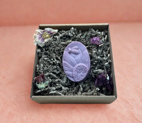 Ręcznie robione mydło w kształcie pszczół