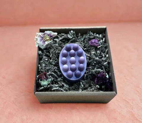 Ręcznie robione mydło w kształcie masażera