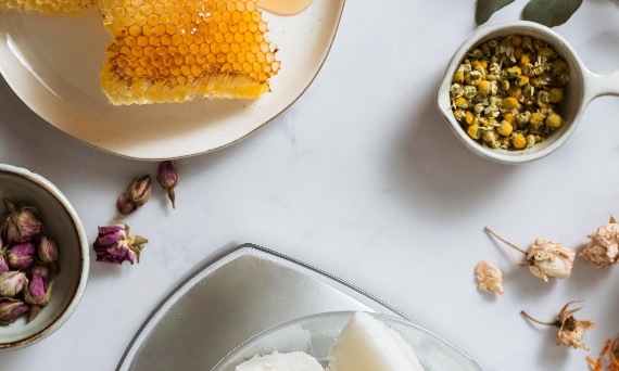 🌿 Dlaczego warto wybrać naturalne mydło?